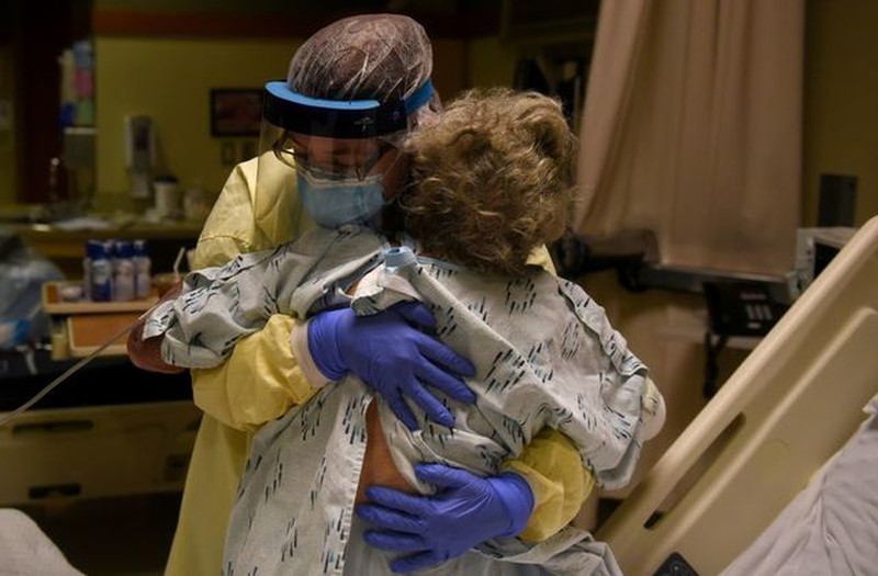 Mỹ ghi nhận hơn 17.000 ca tử vong chỉ trong 1 tuần do COVID-19