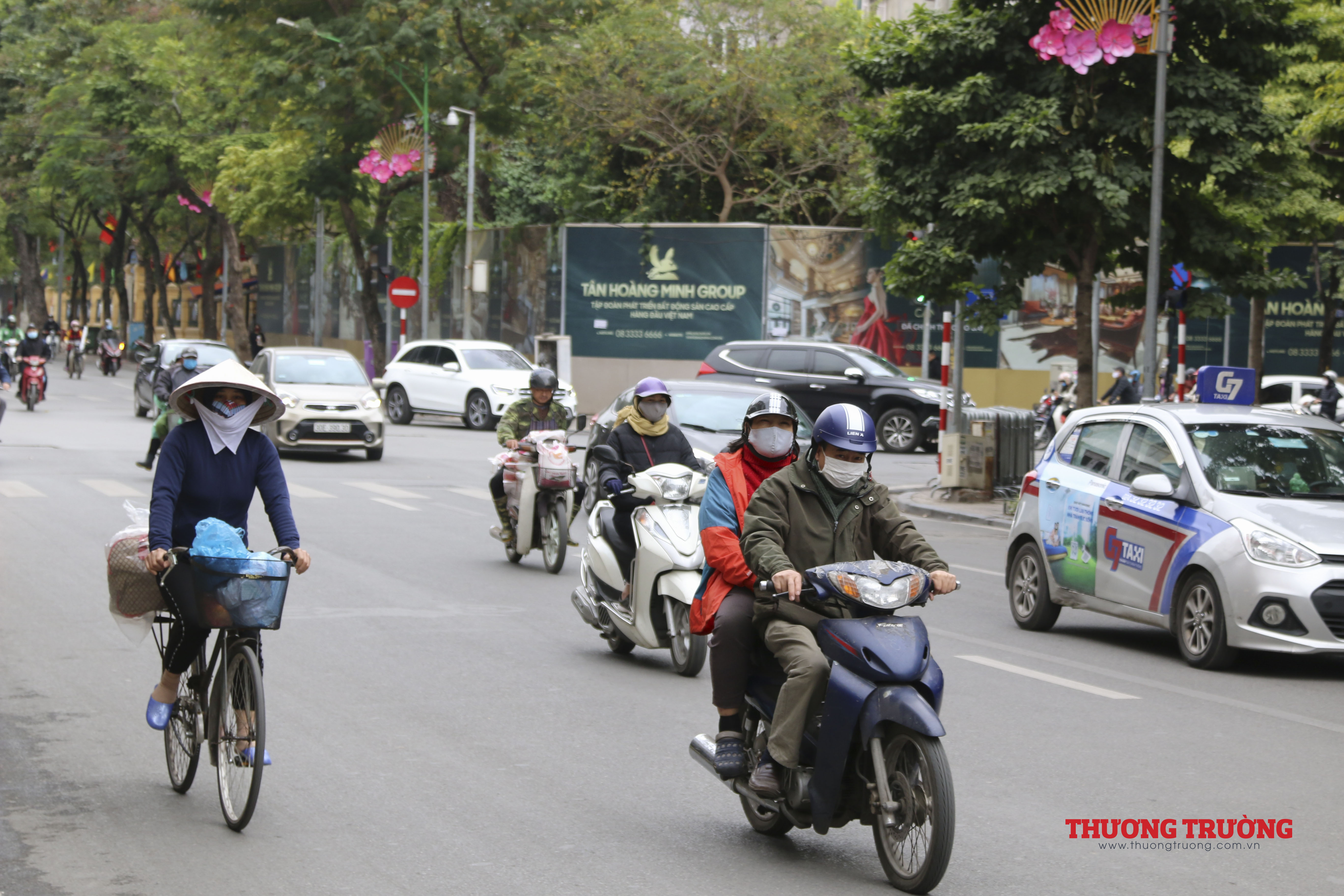 Người dân Hà Nội rét co ro trong đợt rét đậm đầu tiên