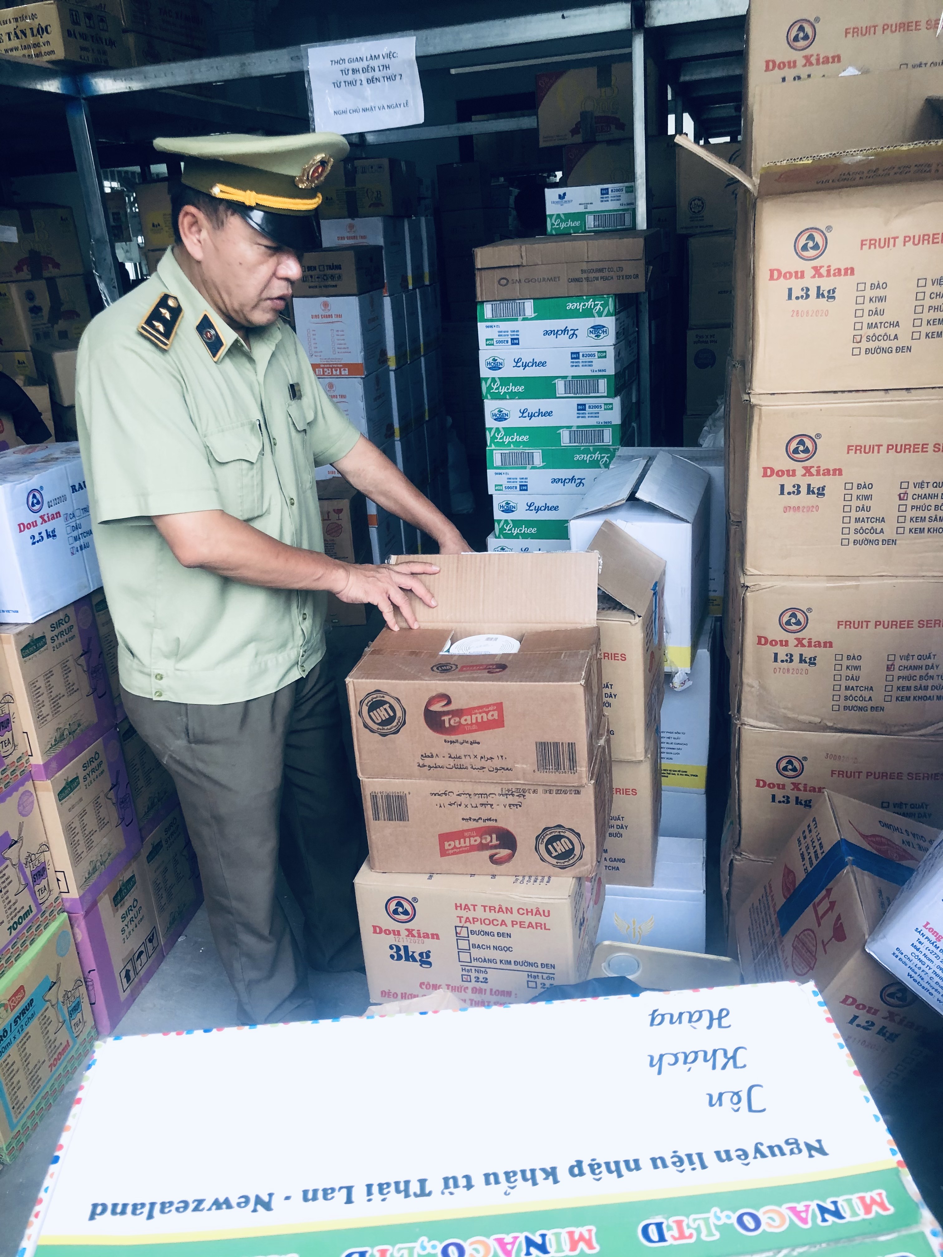 Bình Dương Kiểm tra, phát hiện trên 800 kg nguyên liệu chế biến trà sữa không rõ nguồn gốc