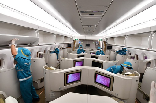 Thực hiện nghiêm các biện pháp phòng, chống dịch Covid-19, đặc biệt trên tàu bay