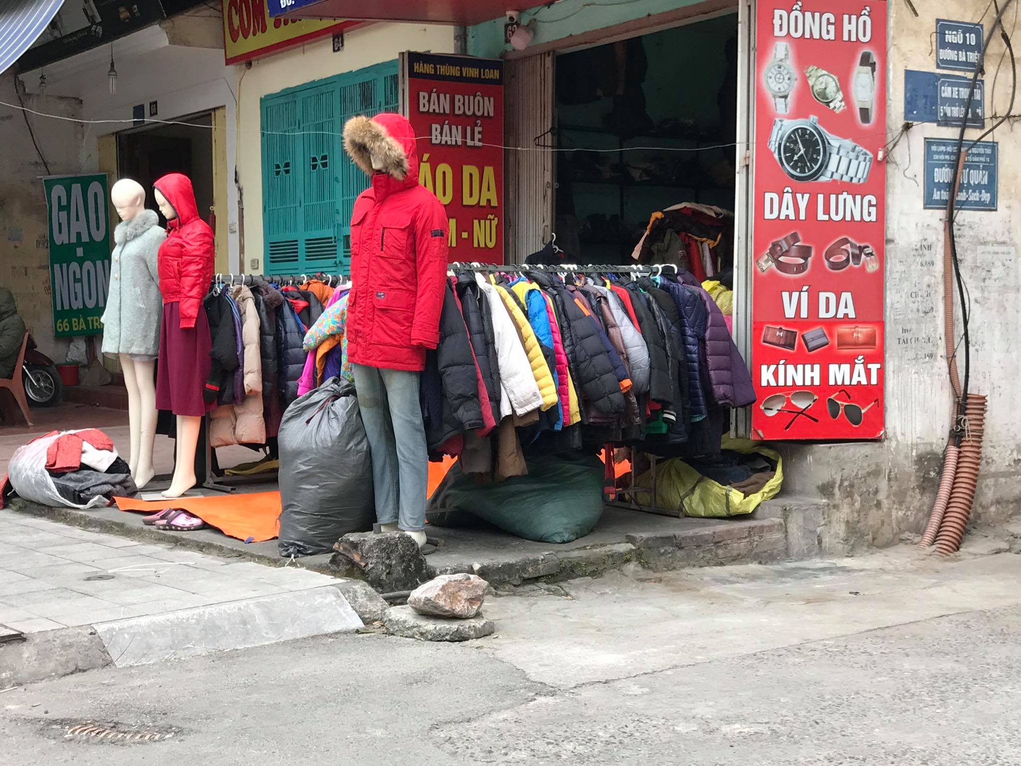 Miền Bắc chìm trong giá rét, tiêu thụ áo phao tăng mạnh