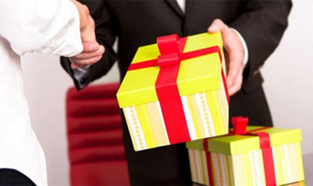 Nghiêm cấm biếu, tặng quà tết cho lãnh đạo dưới mọi hình thức