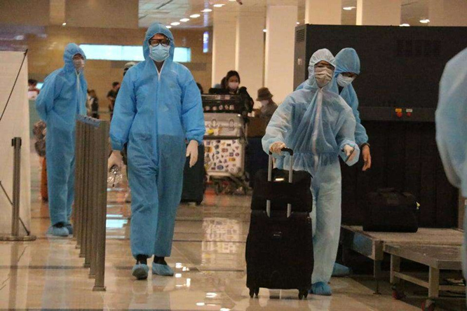 Đưa hơn 240 công dân Việt Nam từ Singapore về nước