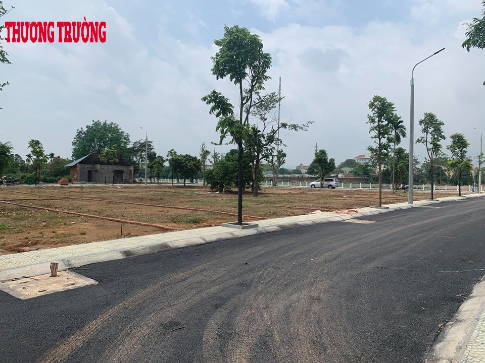 Bất động sản ngoại thành Hà Nội “loạn giá”, nhà đầu tư cần xác định điều gì 