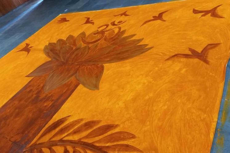 Guinness trao chứng nhận cho chủ nhân bức tranh được vẽ từ gia vị nấu ăn quá hạn