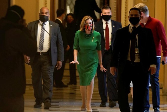 Mỹ tung gói cứu trợ gần 900 tỷ USD khắc phục hậu quả dịch COVID-19