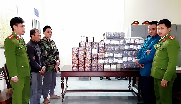 Liên tục bắt các vụ vận chuyển pháo lậu số lượng lớn