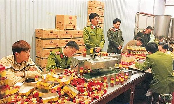 Hà Nội Mở đợt cao điểm đấu tranh chống buôn lậu, gian lận thương mại, hàng giả dịp Tết