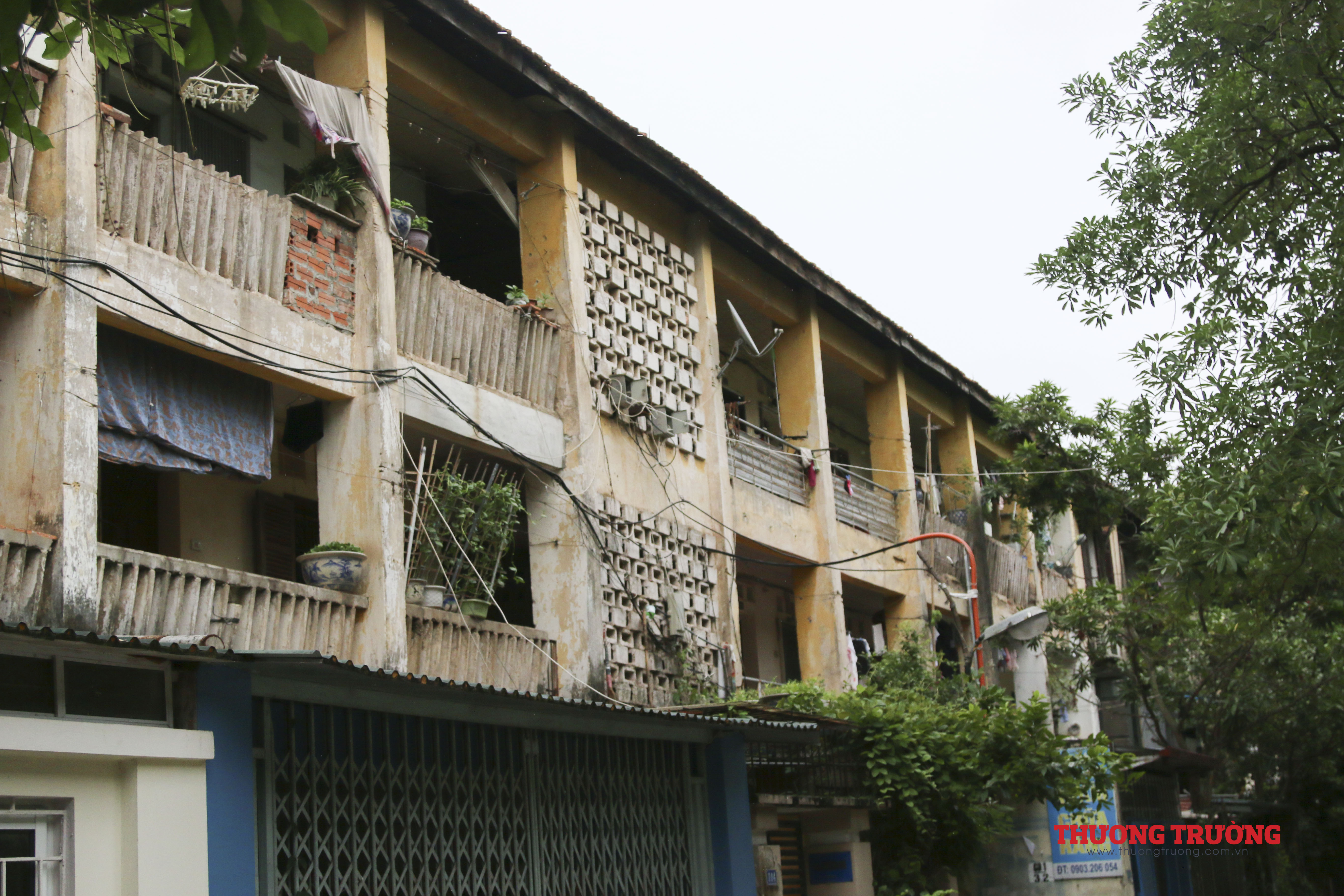 Hà Nội Hết nơi đến, gần 200 hộ dân bất chấp nguy hiểm sống tại khu tập thể chờ sập