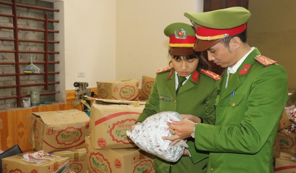 Nghệ An Phù phép gần 1 tấn kẹo hết hạn thành sản phẩm mới bán dịp Tết Nguyên Đán 2021