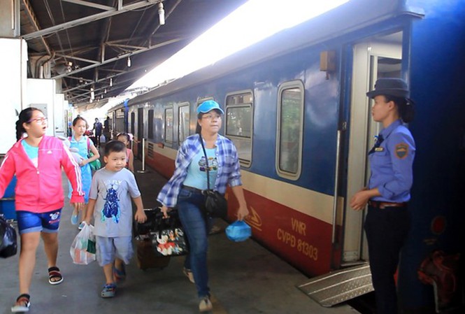 Đường sắt tiếp tục giảm 50% giá vé tàu Tết cho trẻ em