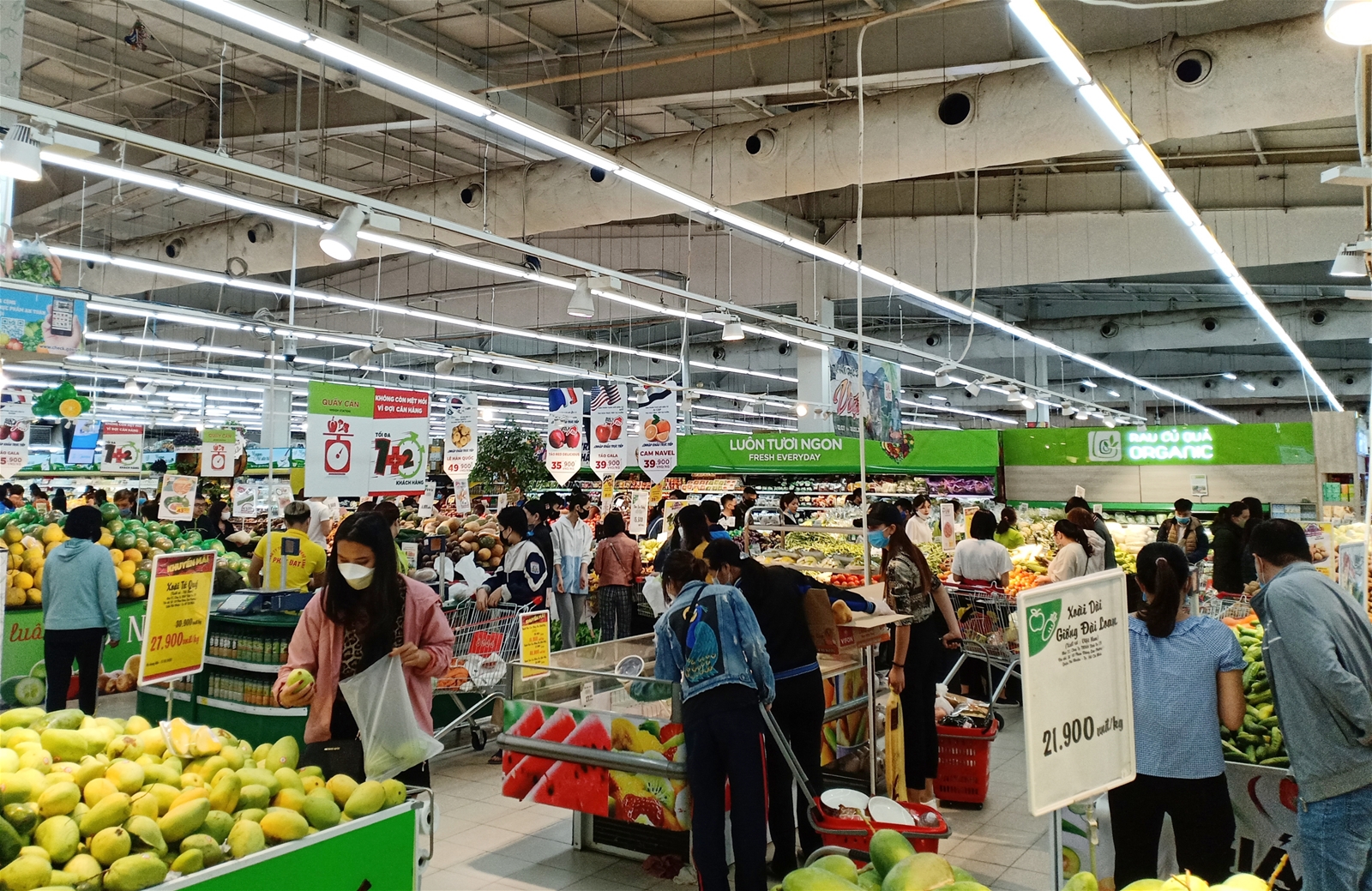 Vượt qua khó khăn dịch Covid-19, hoạt động thương mại và dịch vụ tiêu dùng vẫn đạt mức tăng cao năm 2020