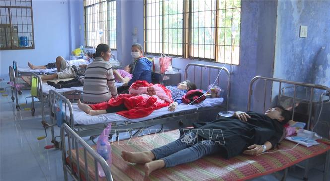 Trà Vinh 60 công nhân nhập viện, nghi ngộ độc thức ăn sau bữa ăn trưa tập thể