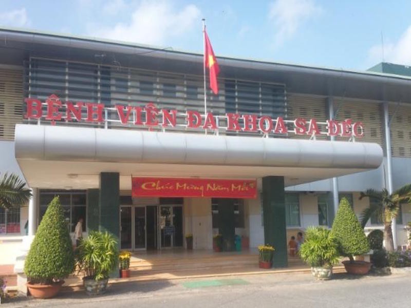 Cô gái đi chung xe với BN 1440 dương tính lần 1 với COVID-19