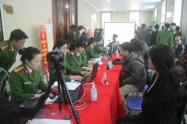 Công an TP. Hà Nội bắt đầu cấp thẻ Căn cước công dân gắn chip