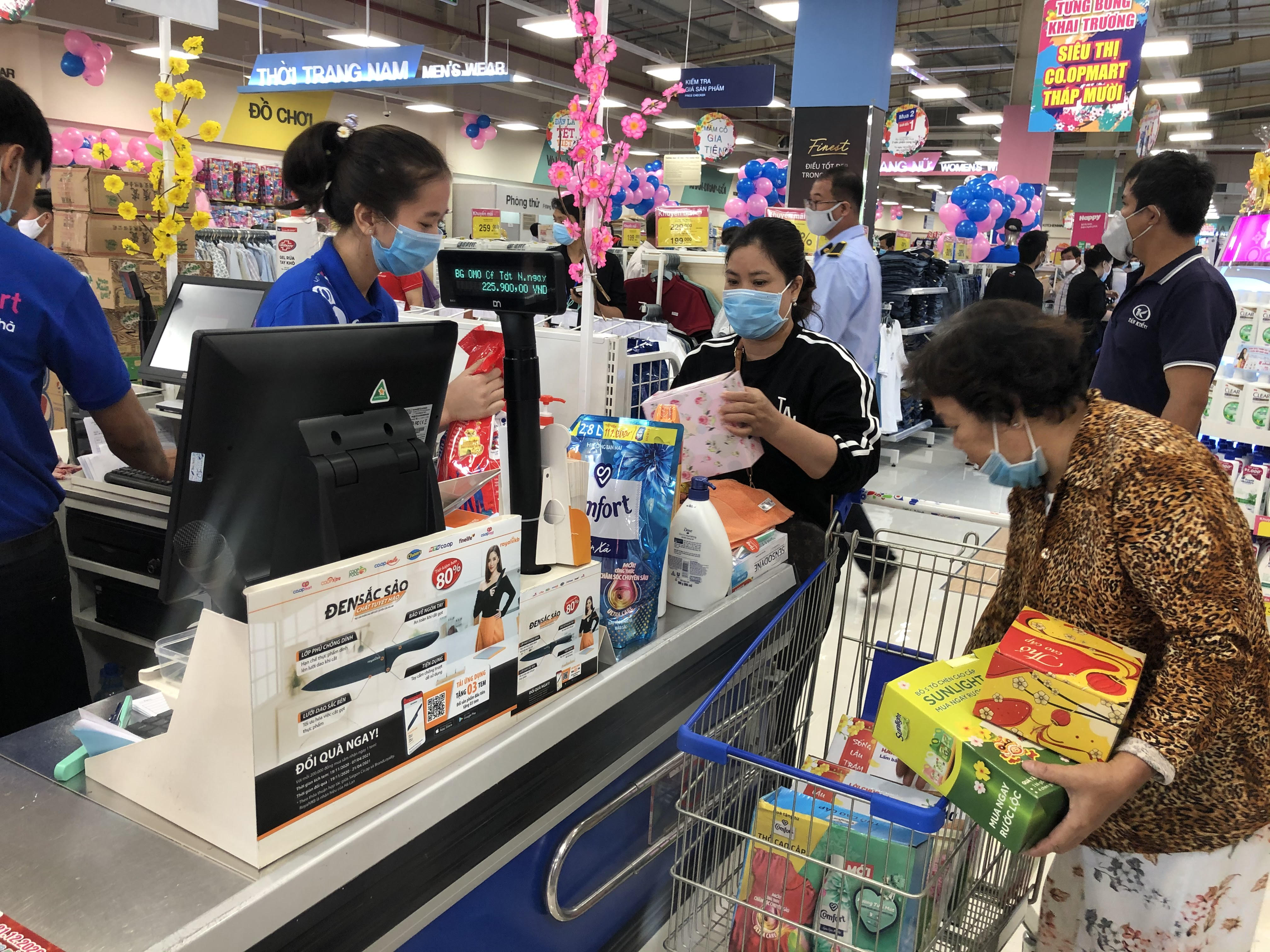 Hệ thống siêu thị của Saigon Co.op đón 2 triệu lượt khách trong ngày đầu năm