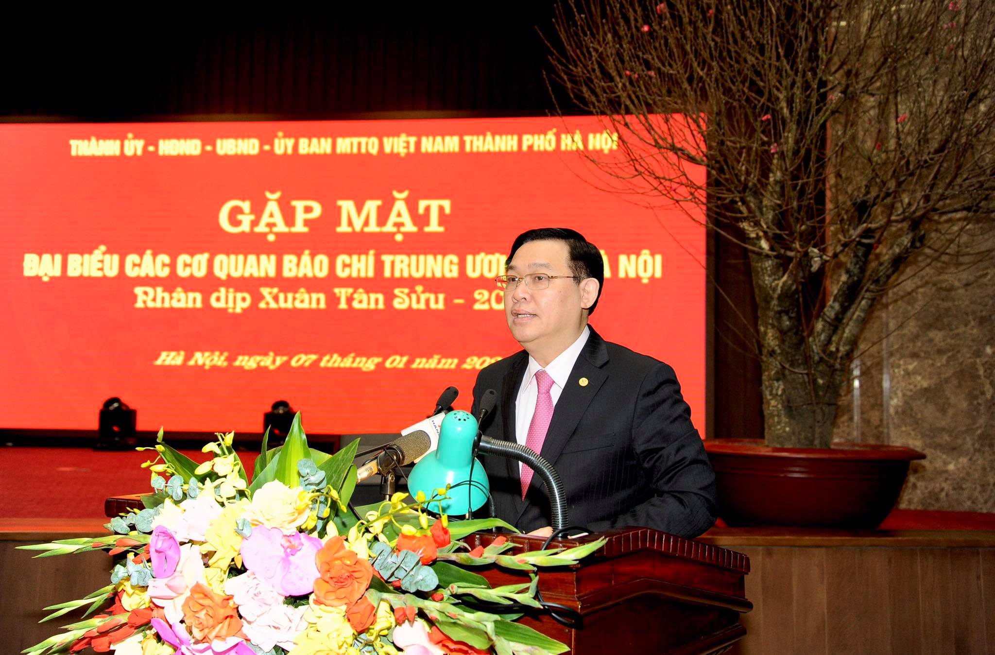 Bí thư Thành ủy Hà Nội Yêu cầu các cấp, ngành không có hạn chế gì đối với thông tin báo chí