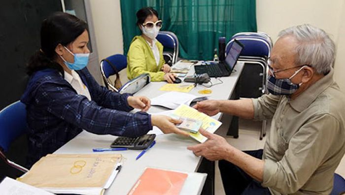 Chi trả hai tháng lương hưu, trợ cấp BHXH trước Tết Nguyên đán Tân Sửu