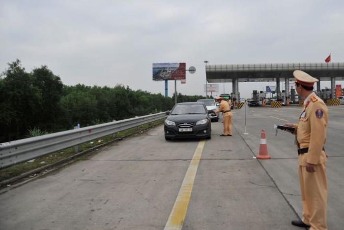 Kiểm tra nồng độ cồn ngay từ đầu vào cao tốc