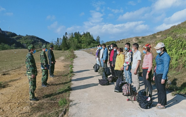 37 công dân nhập cảnh từ Trung Quốc theo lối mòn Lạng Sơn về quê ăn Tết