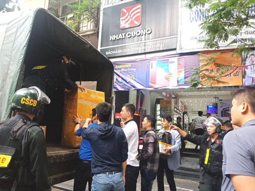 Hai tiệm vàng ở phố Hà Trung giao dịch hàng ngàn tỉ đồng với công ty của ông chủ Nhật Cường