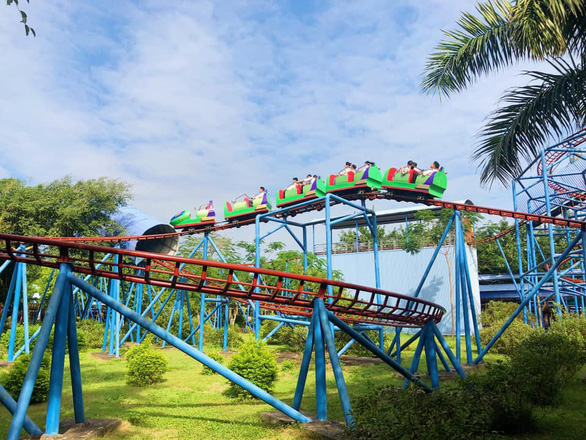 Phú Thọ 1 học sinh tử vong, 2 học nhập viện do tàu lượn siêu tốc trong khu du lịch gặp sự cố