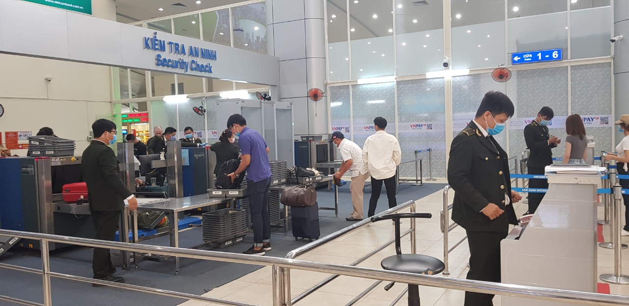 Tăng cấp độ kiểm soát an ninh hàng không trong dịp Đại hội Đảng