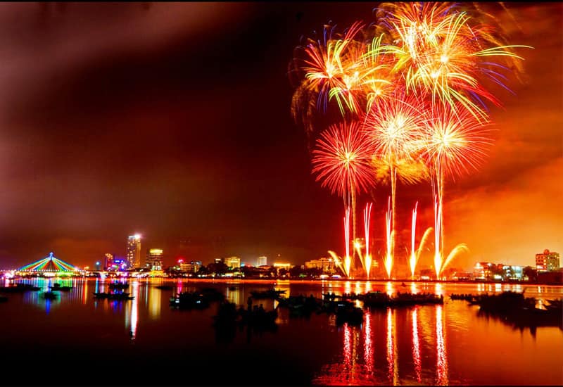 Cách phân biệt pháo hoa và pháo hoa nổ để không bị vi phạm pháp luật