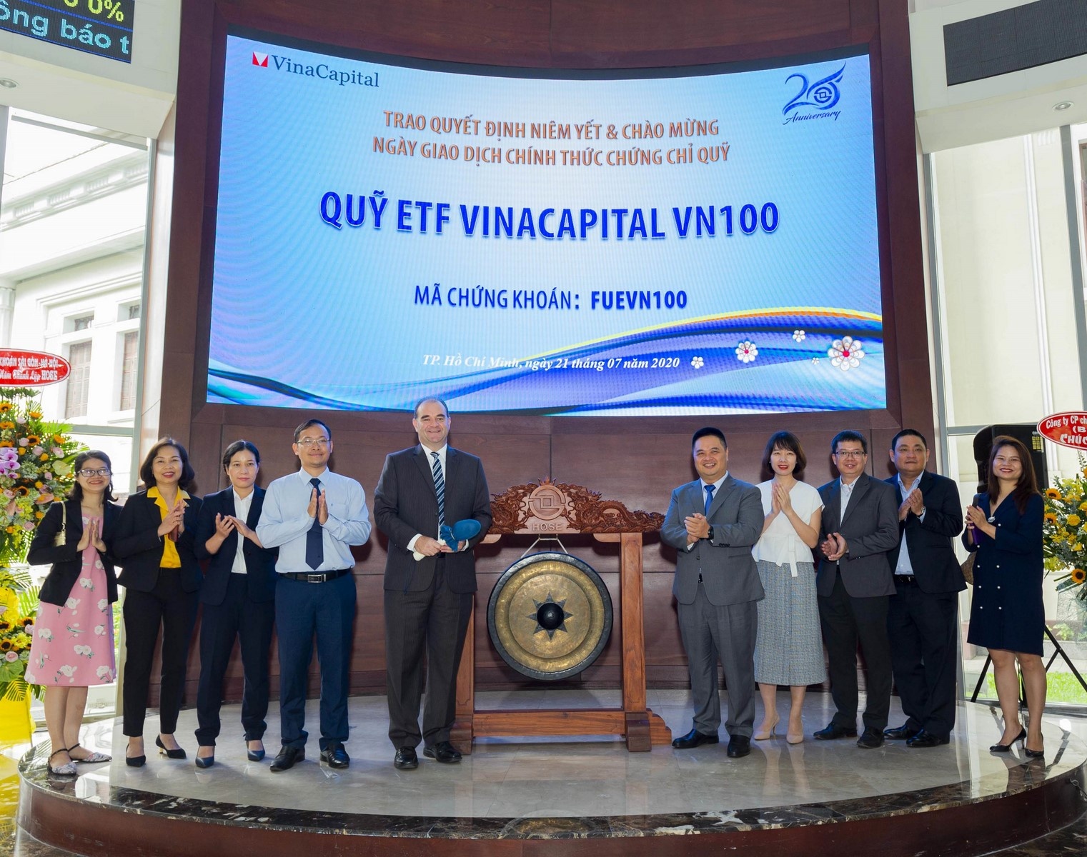 VinaCapital bán ra cổ phiếu của CRE để giảm vốn điều lệ