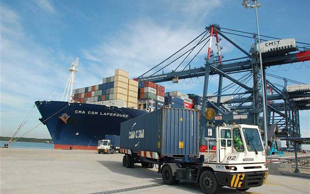 Xử lý nghiêm hành vi tăng giá thuê tàu và container