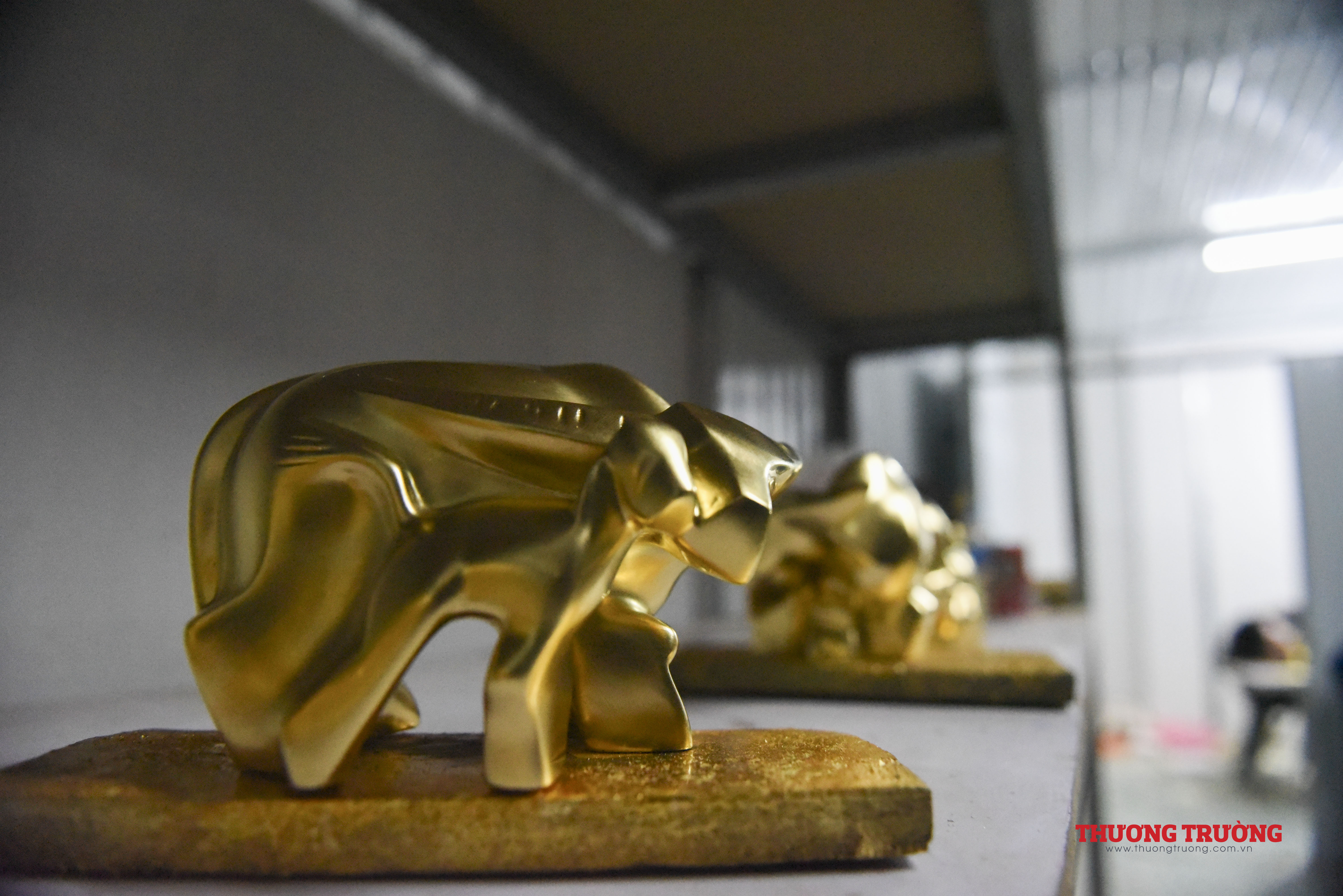 Chiêm ngưỡng Trâu vàng khởi sinh dát vàng 24k sẵn sàng đón Tết Tân Sửu