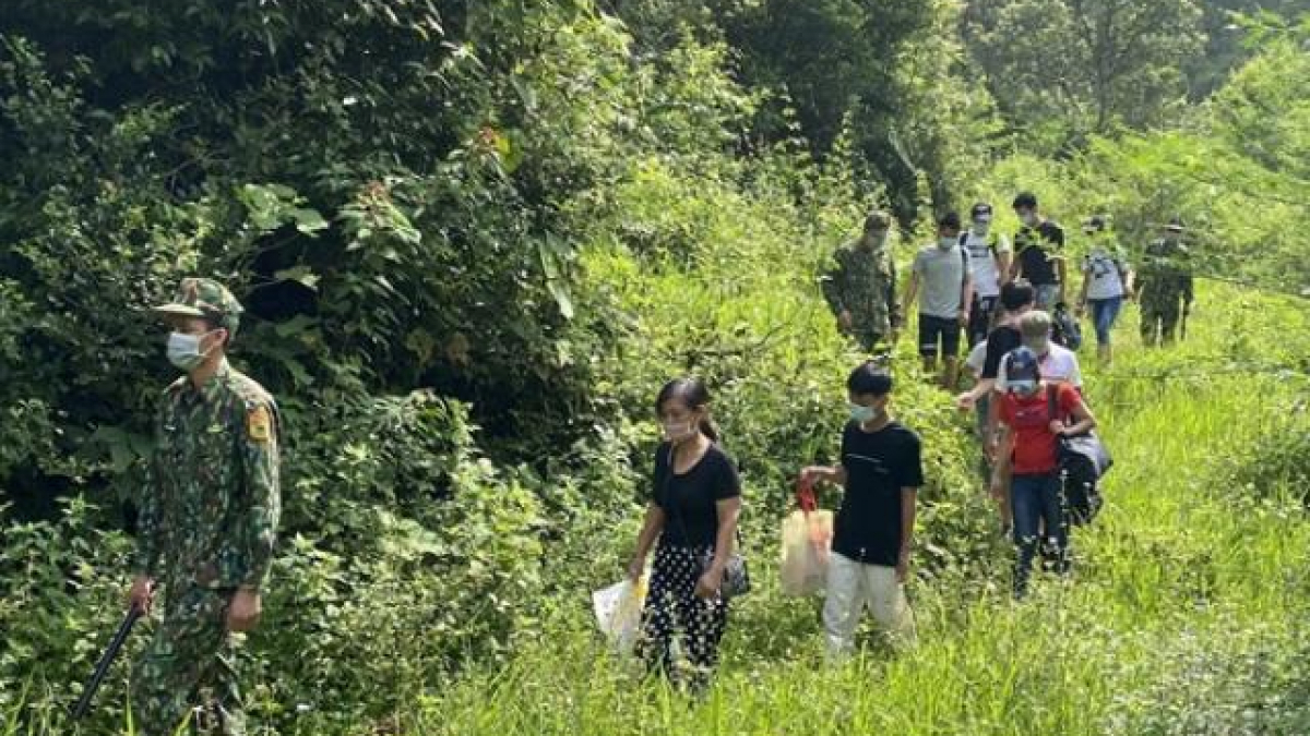 Lạng Sơn Phát hiện và ngăn chặn 421 người nhập cảnh trái phép để về quê ăn Tết