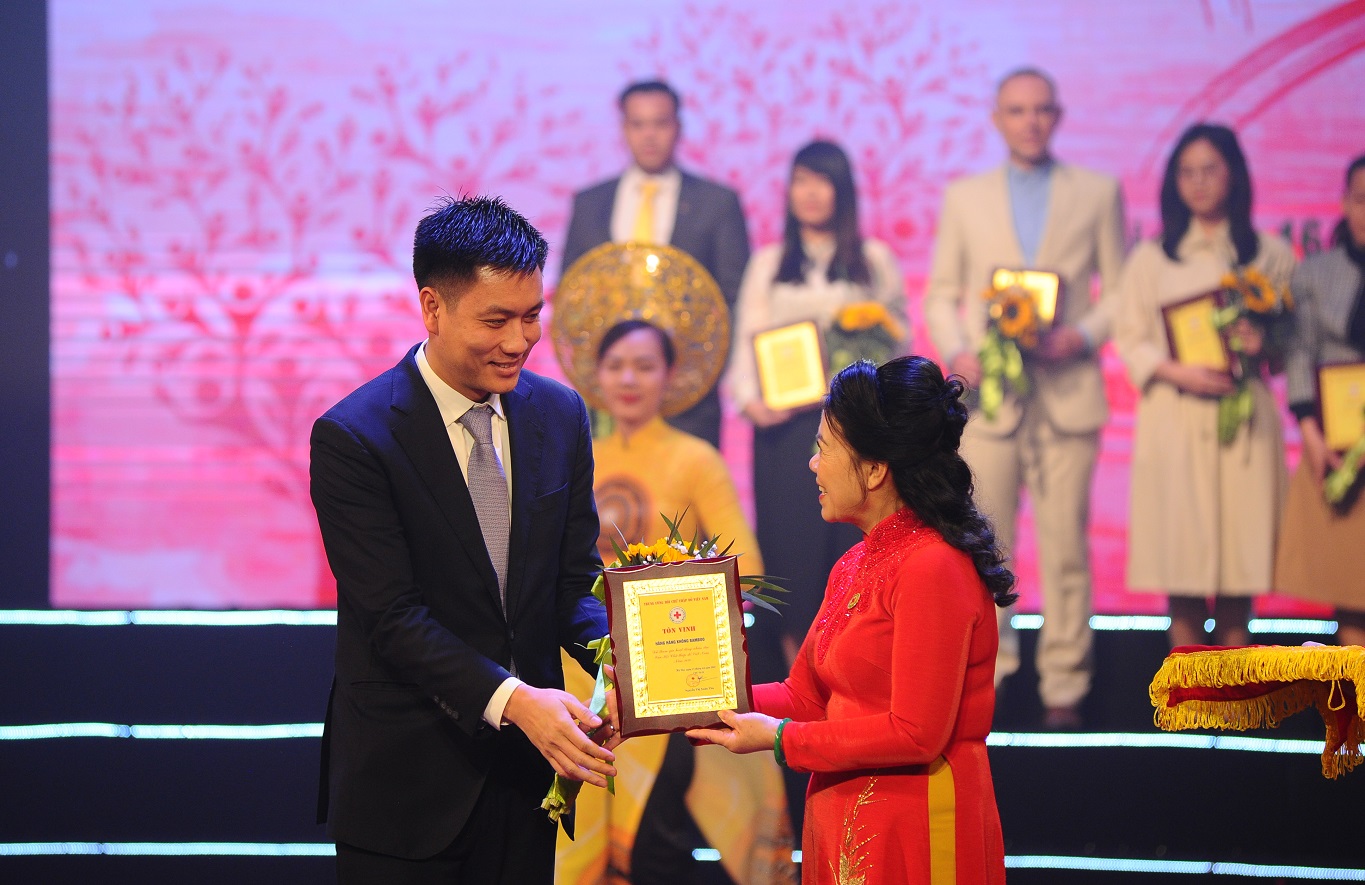 Bamboo Airways được Trung ương Hội Chữ thập đỏ vinh danh trong sự kiện “Sức mạnh nhân đạo 2021”