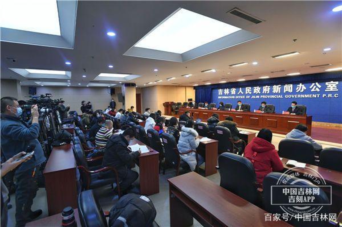 Trung Quốc xuất hiện ca siêu lây nhiễm cho 102 người