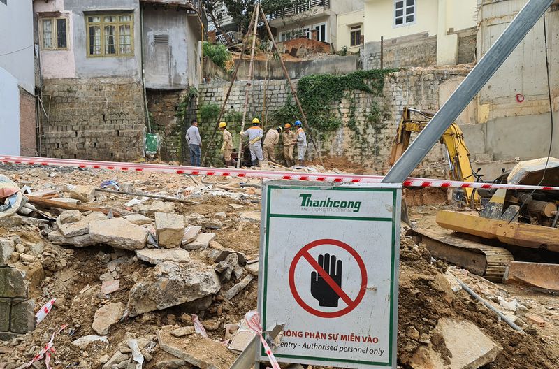 Lâm Đồng Đình chỉ công trình khách sạn President vì gây lún sụt nhà dân