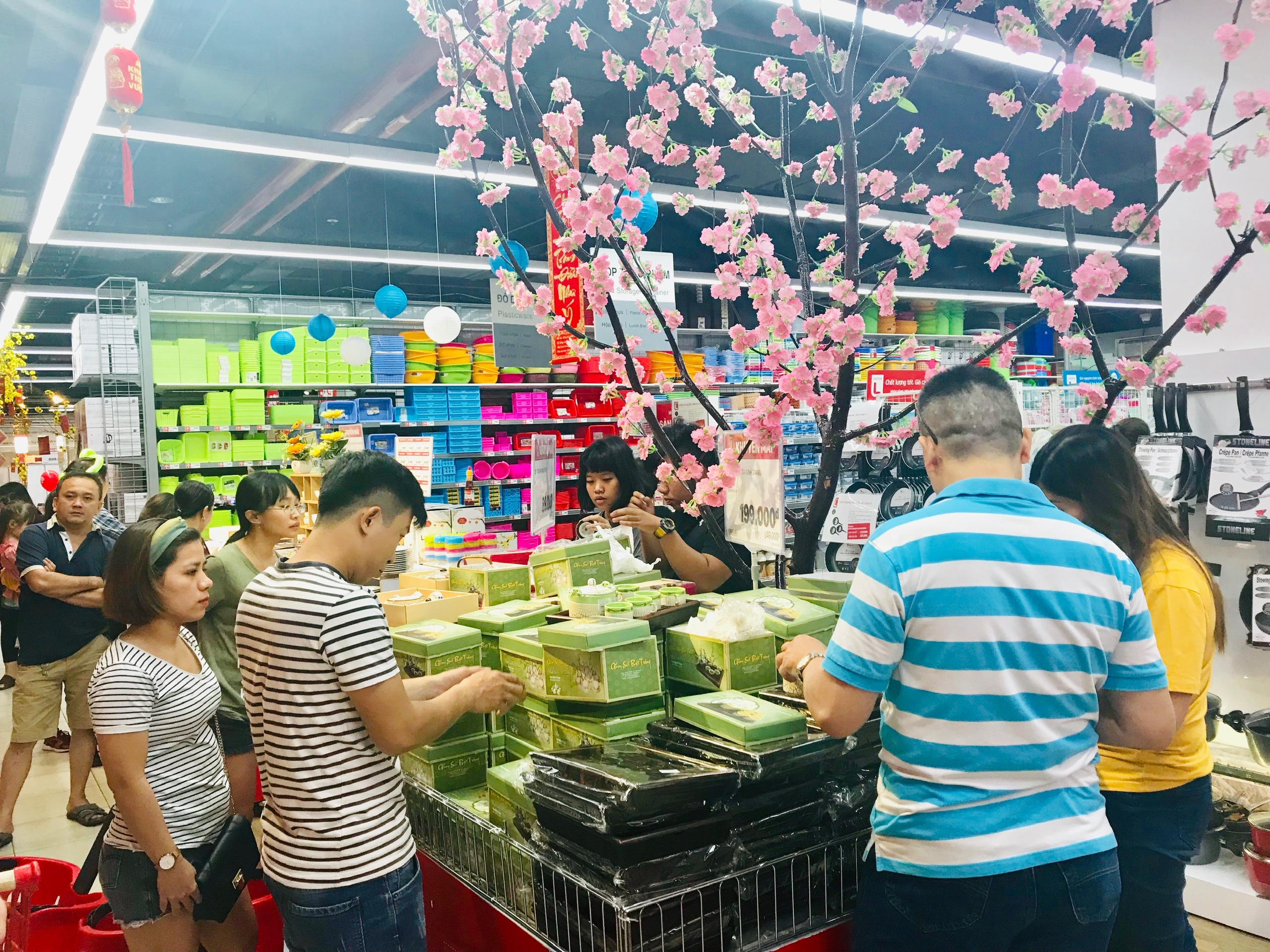 Không để xảy ra khan hàng, sốt giá trong dịp Tết