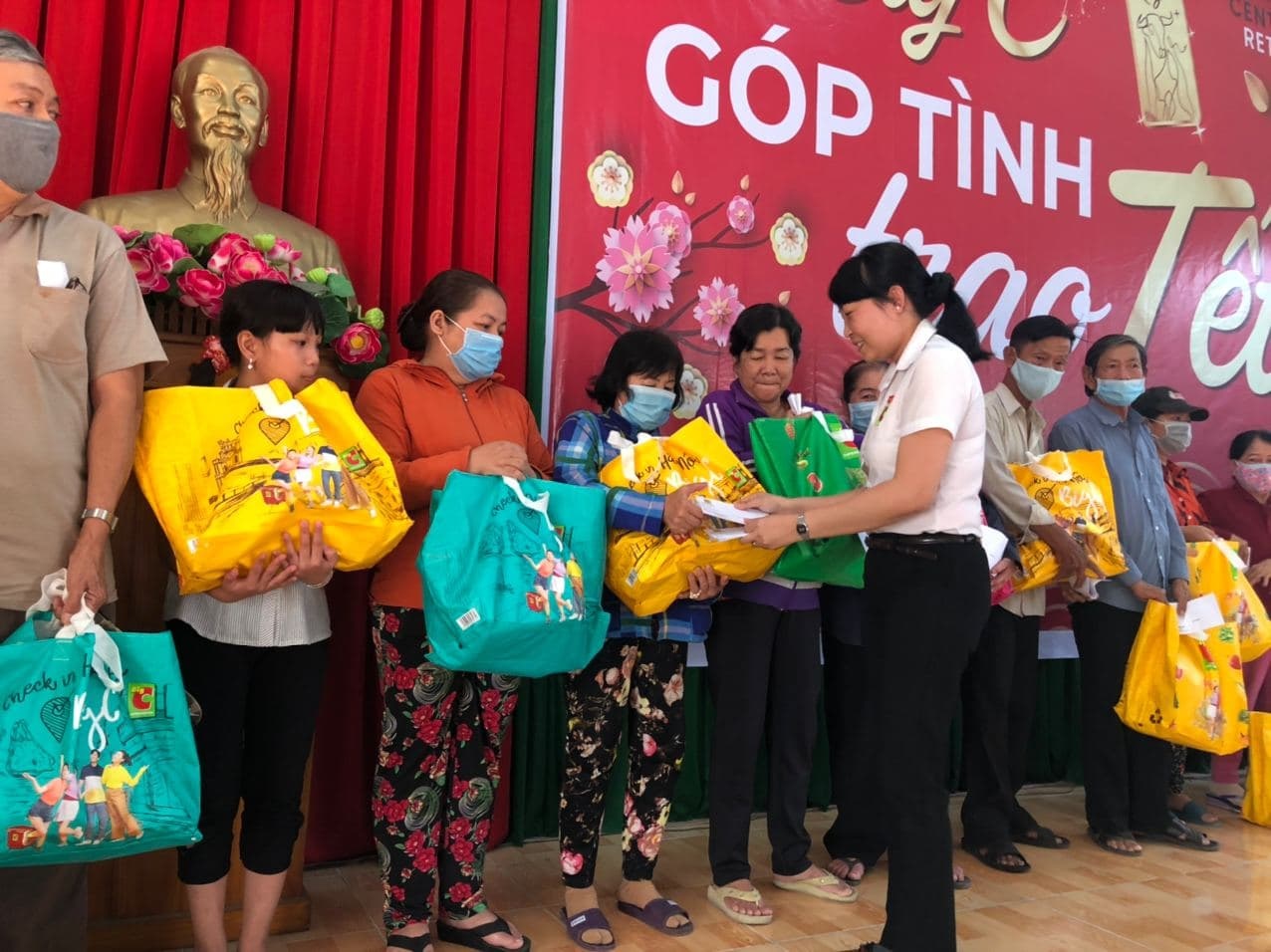 GO!  Big C trao tặng 3.600 phần quà cho người có hoàn cảnh đặc biệt khó khăn 