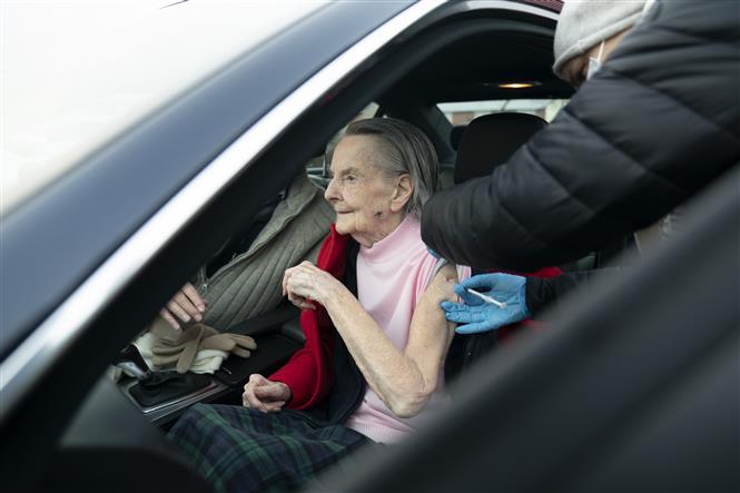 COVID-19 tới 6h sáng 271 Mỹ mua thêm 200 triệu liều vaccine số người nhập viện tại Pháp cao kỷ lục 