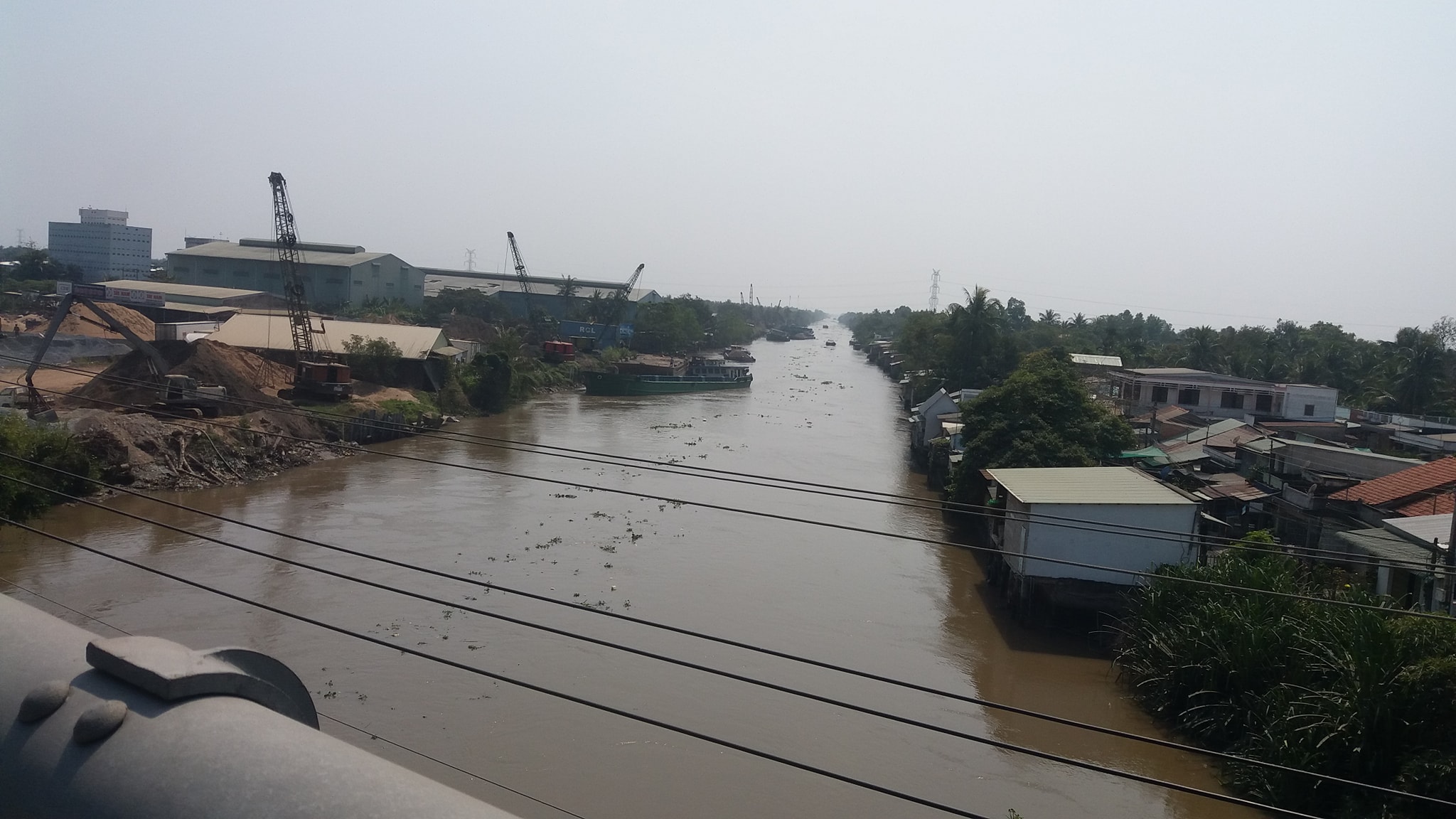 Tiền Giang đắp đập tạm ngăn mặn trên kênh Nguyễn Tấn Thành để cung cấp nước ngọt