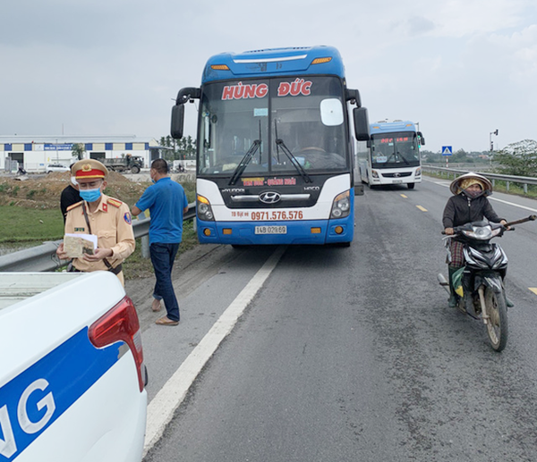 Truy vết 50 người xuống xe dọc đường từ Quảng Ninh đến Quảng Ngãi