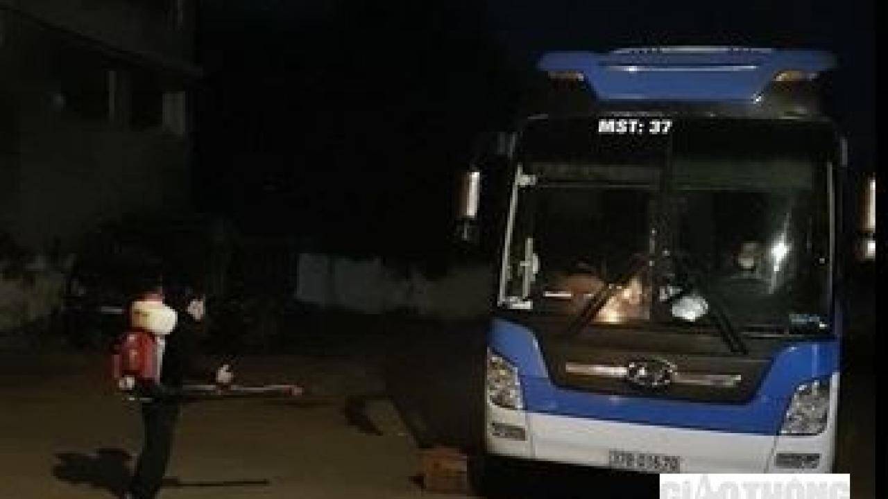 Nghệ An Họp khẩn nửa đêm chặn loạt xe vượt tuyến chở khách từ vùng dịch
