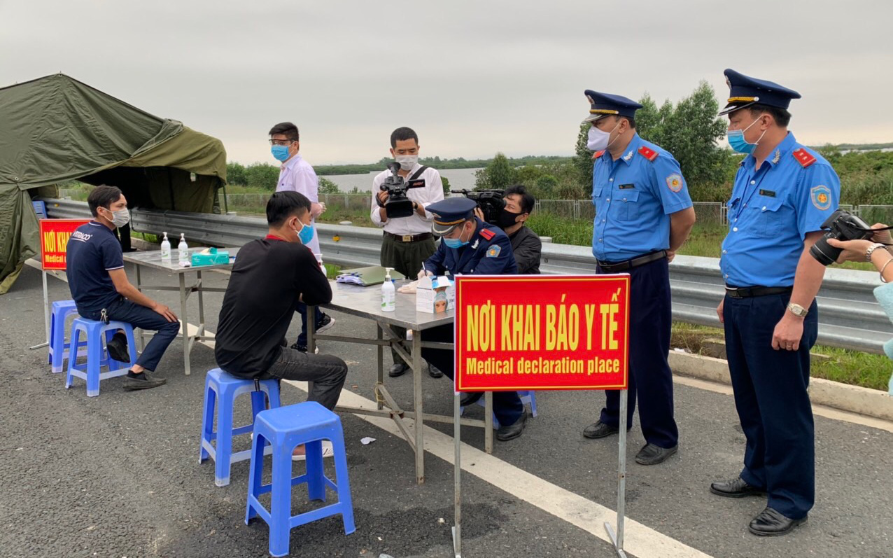 Cắt thuê bao điện thoại vĩnh viễn đối với các trường hợp cố tình trốn khai báo y tế