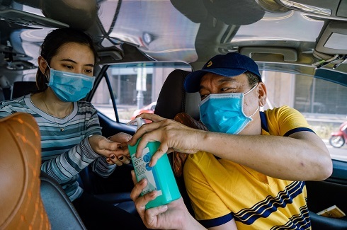 Chi tiền triệu thuê xe riêng đón con về quê nghỉ Tết Nguyên đán 2020