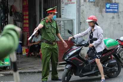 Phạt nặng người tham gia giao thông không đeo khẩu trang