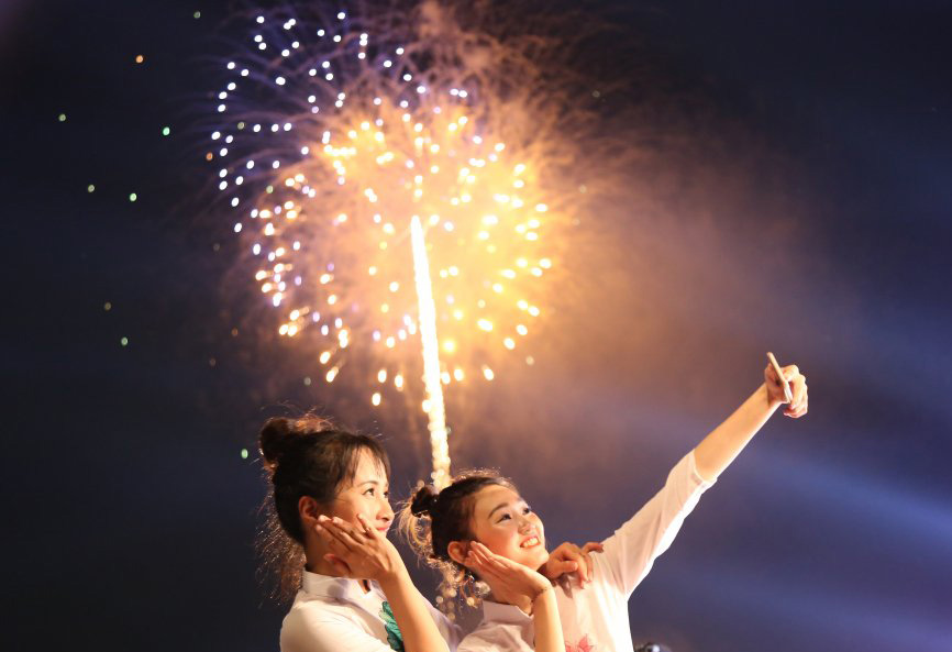 Lâm Đồng không cho trẻ 5 tuổi trở xuống xem bắn pháo hoa