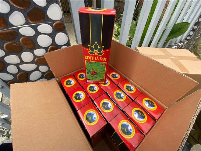 Thu giữ hơn 100 chai rượu giả thương hiệu sâm Ngọc Linh