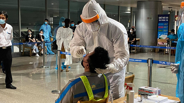 TP HCM Thêm 2 người nghi nhiễm COVID-19, đều là nhân viên tại sân bay Tân Sơn Nhất