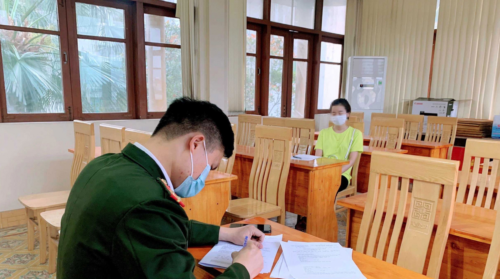 Xâm nhập trái phép từ vùng dịch vào Quảng Ninh, nữ công nhân bị phạt 25 triệu đồng