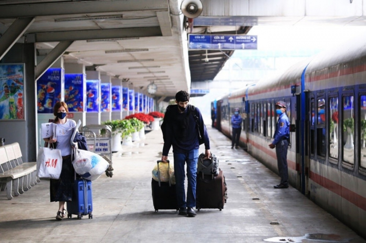 Vận tải hành khách sụt giảm nghiêm trọng trong dịp Tết Nguyên đán