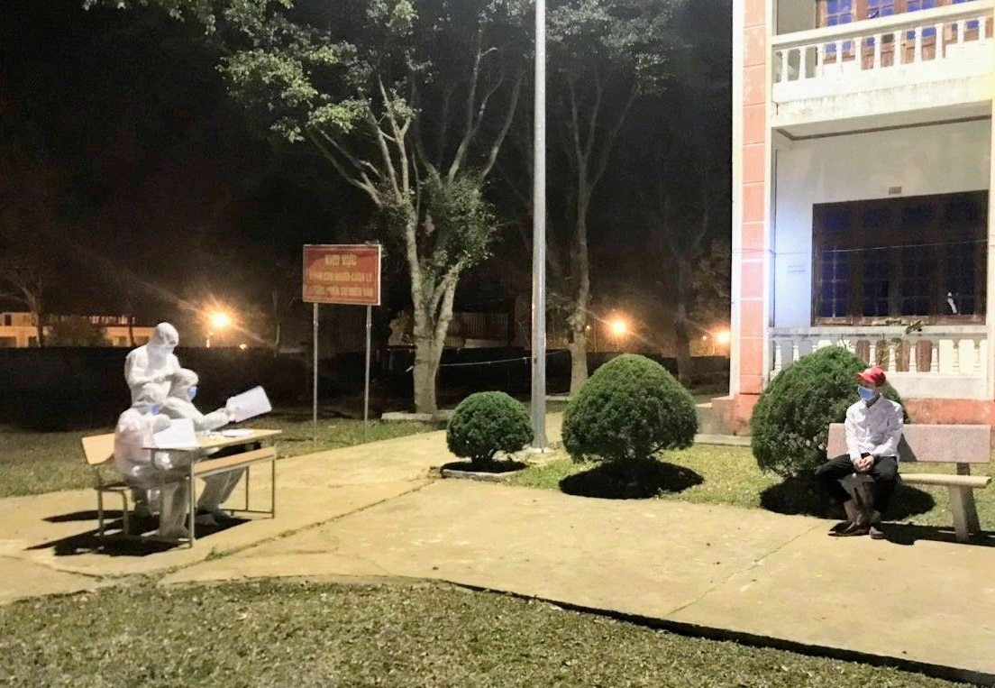 Lai Châu Xử phạt 30 triệu đồng 2 đối tượng khai báo không trung thực khi từ vùng dịch trở về